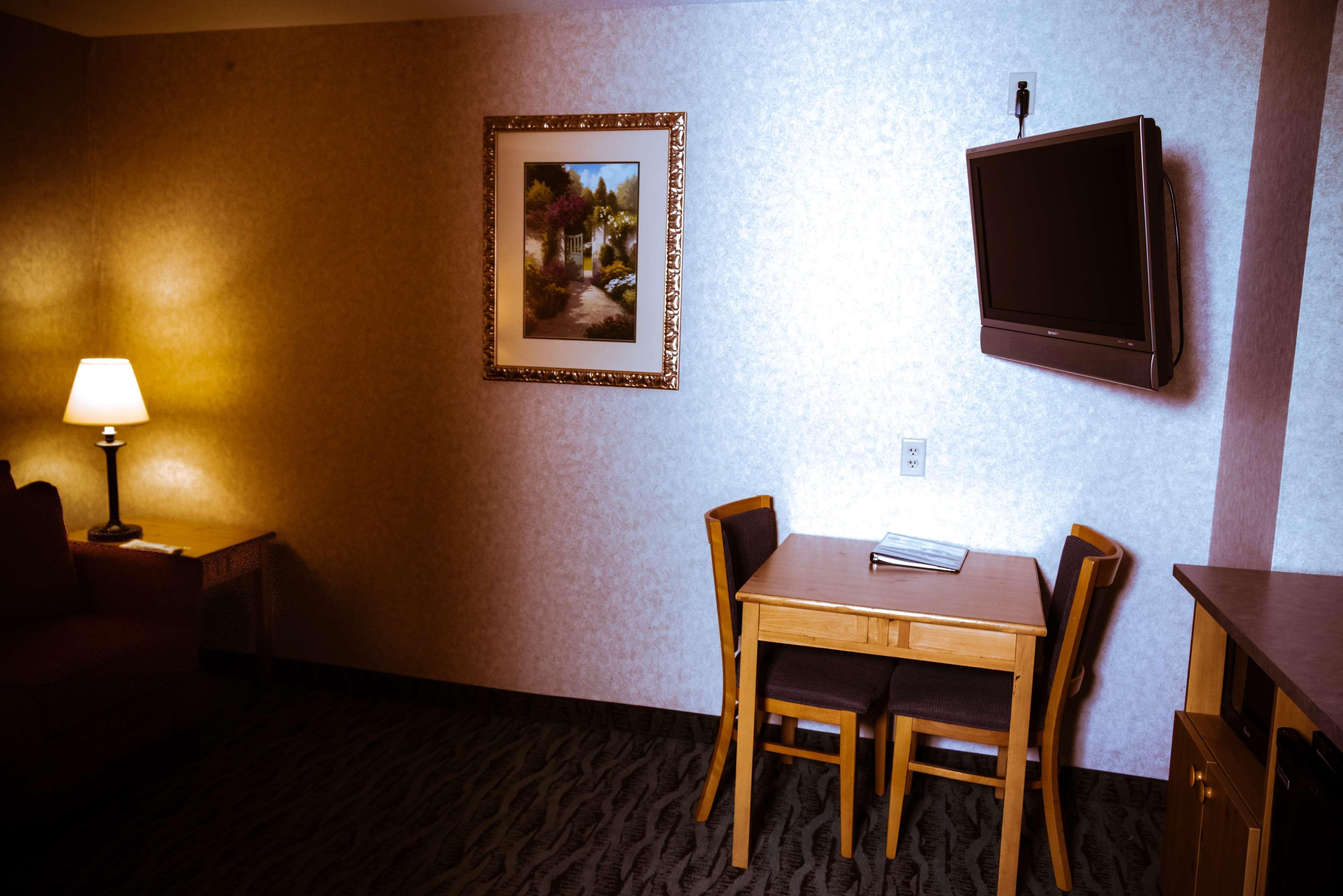 Best Western Plus Executive Court Inn & Conference Center Manchester Exterior photo