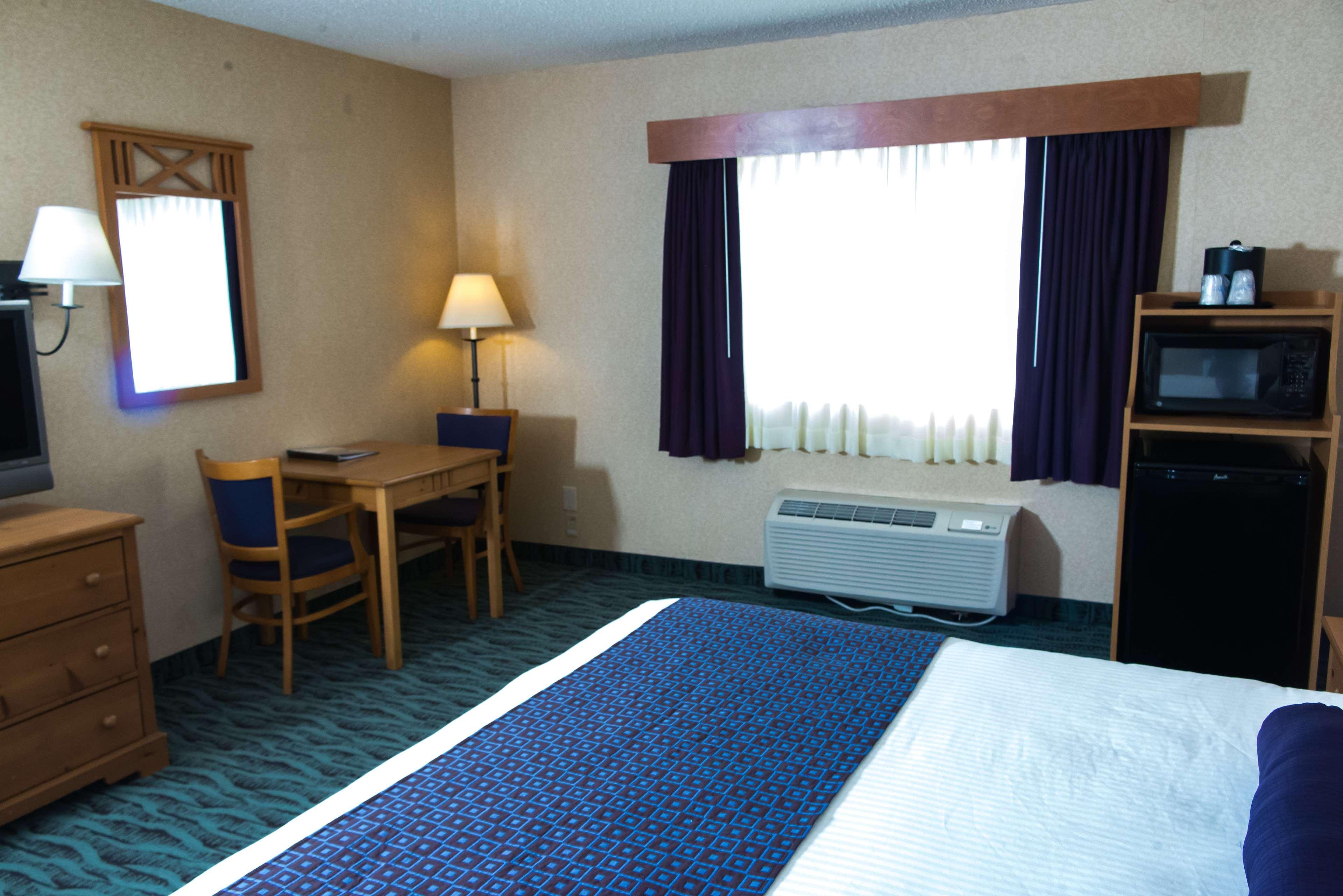 Best Western Plus Executive Court Inn & Conference Center Manchester Exterior photo