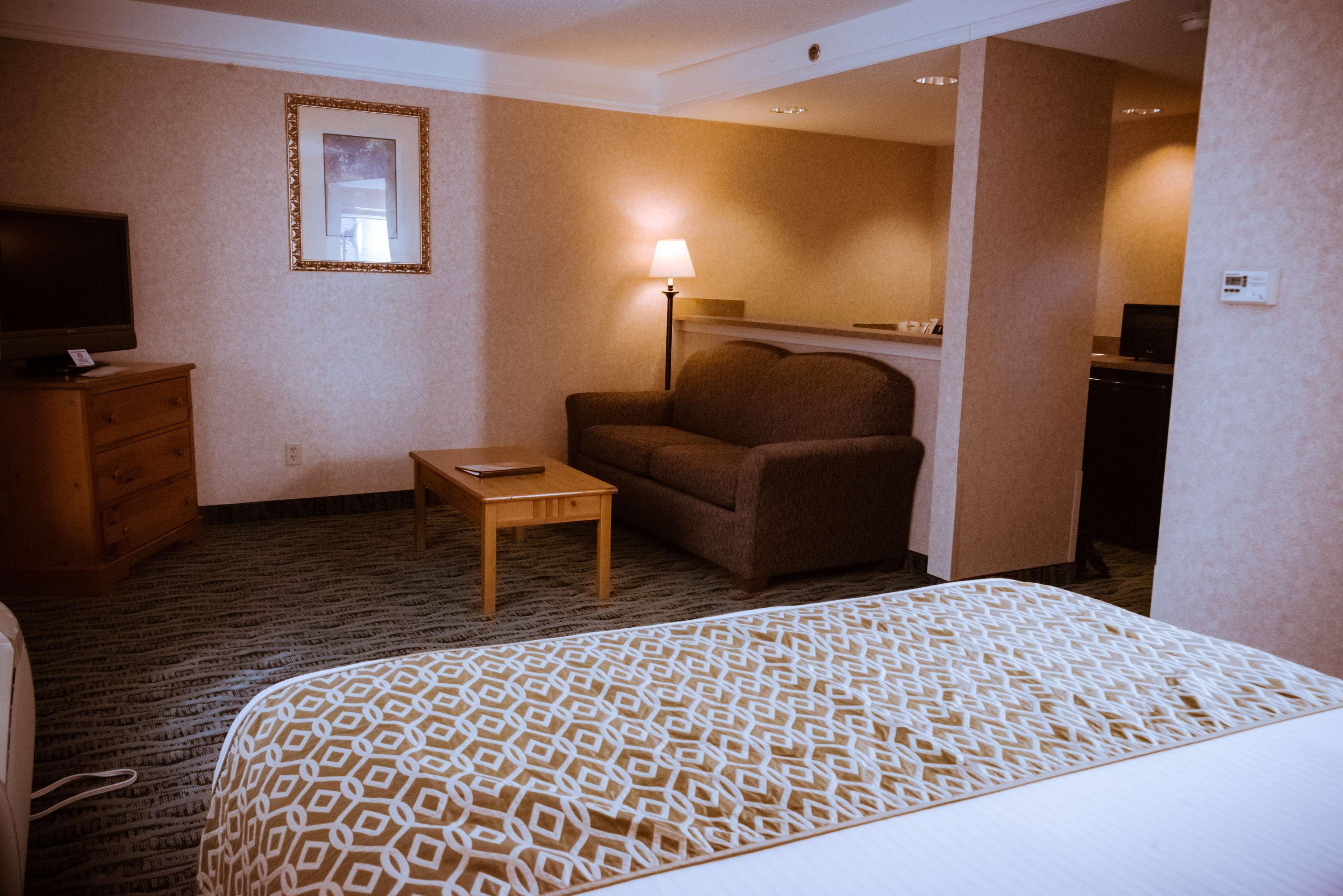 Best Western Plus Executive Court Inn & Conference Center Manchester Exterior photo
