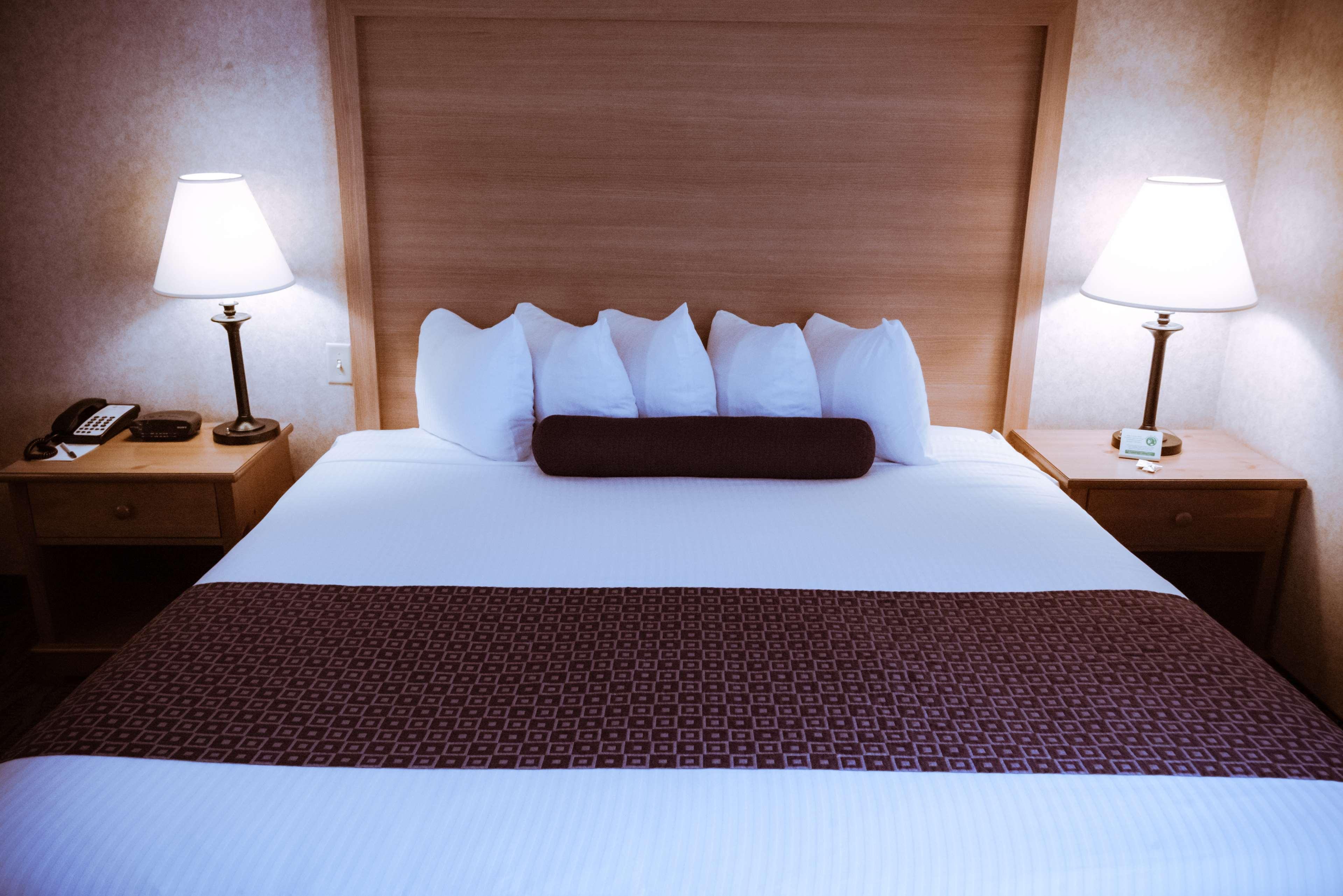 Best Western Plus Executive Court Inn & Conference Center Manchester Exterior photo