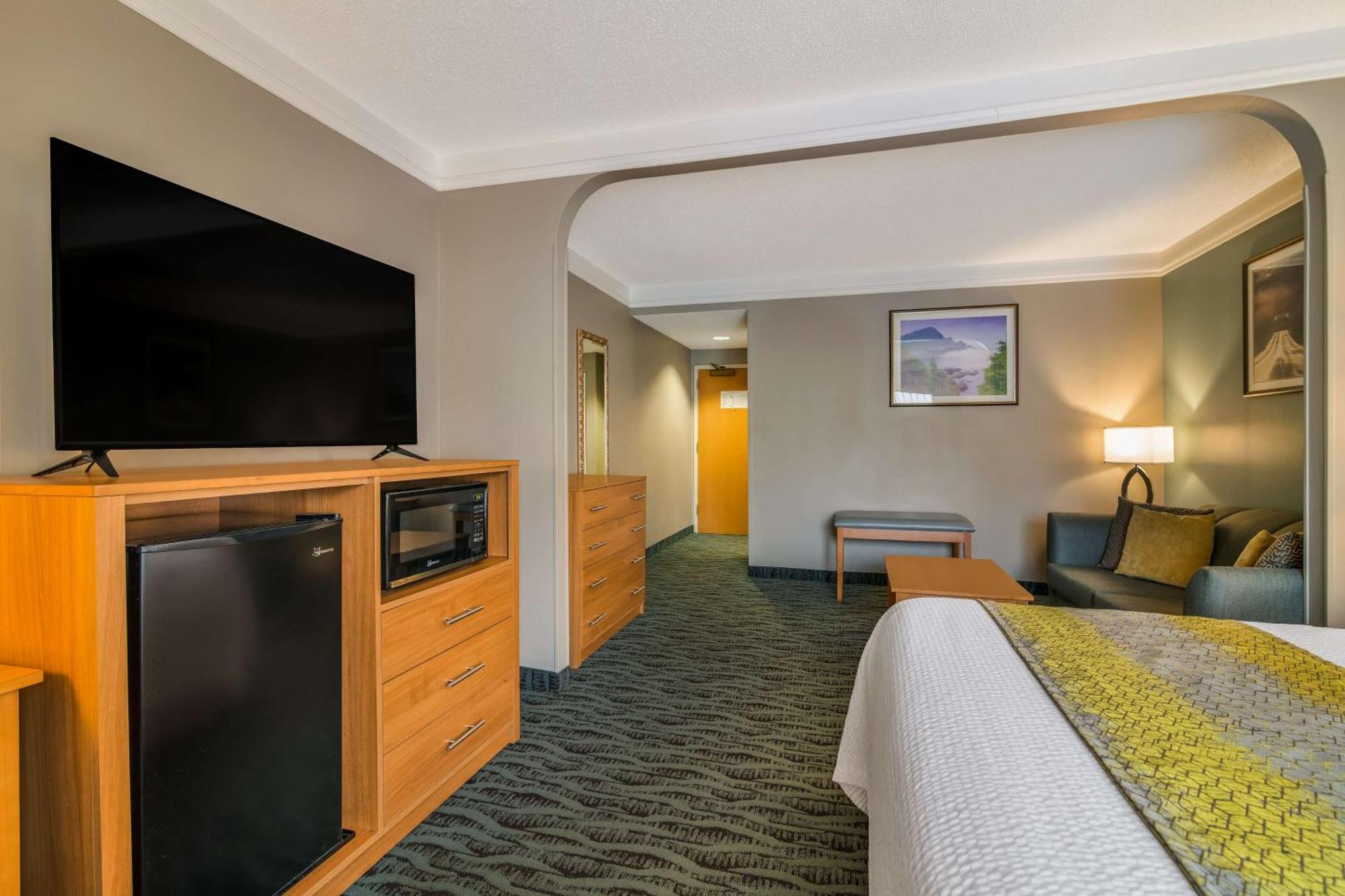 Best Western Plus Executive Court Inn & Conference Center Manchester Exterior photo